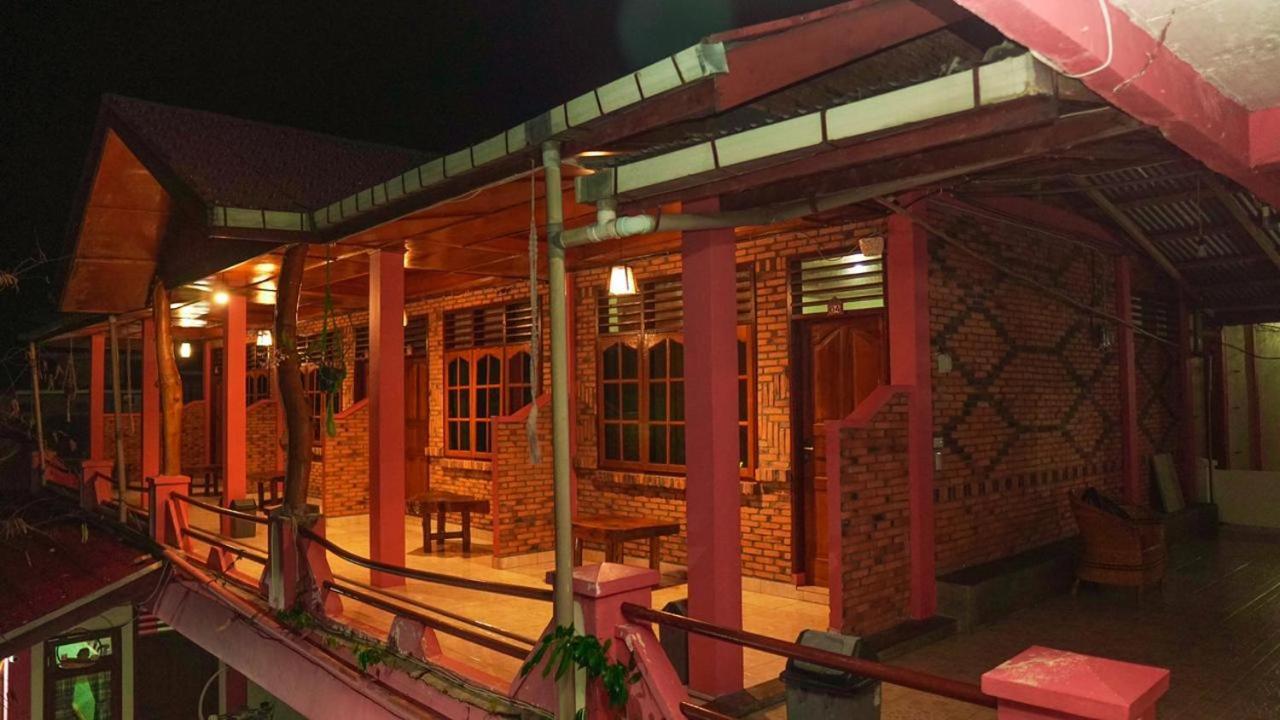 Judita Cottages Tuk Tuk Extérieur photo